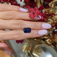 7.02 Ct. Blue Sapphire from Ceylon (Sri Lanka) Life Style