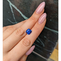4.01 Ct. Blue Sapphire from Ceylon (Sri Lanka) Life Style
