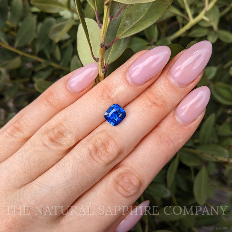 4.01 Ct. Blue Sapphire from Ceylon (Sri Lanka)