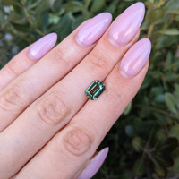 3.00 Ct. Yellowish Green Sapphire from Ceylon (Sri Lanka) Life Style