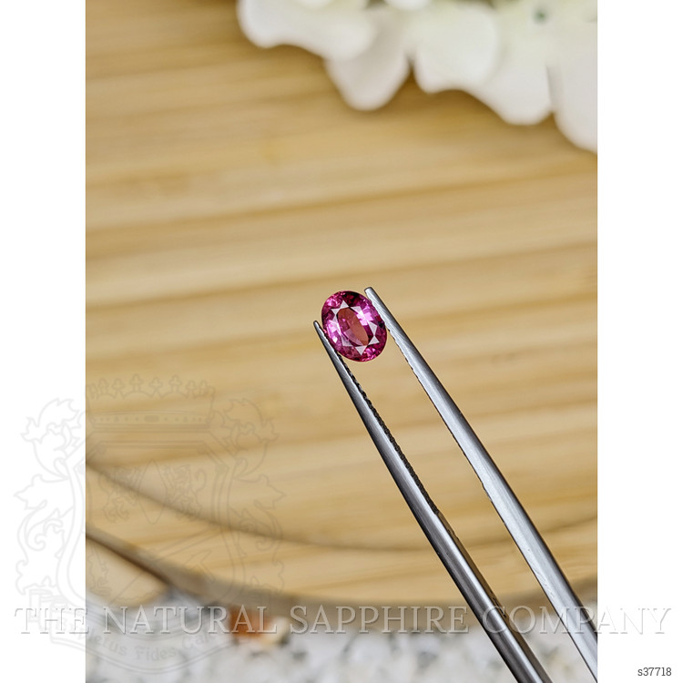 1.04 Ct. Pink Sapphire from Ceylon (Sri Lanka)