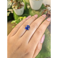 4.16 Ct. Blue Sapphire from Ceylon (Sri Lanka) Life Style