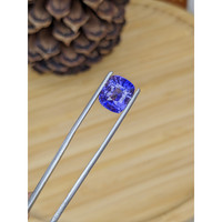 5.15 Ct. Violet Sapphire from Ceylon (Sri Lanka) Life Style