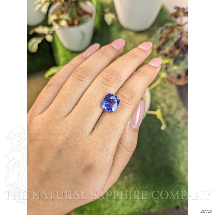 5.57 Ct. Violet Sapphire from Ceylon (Sri Lanka)