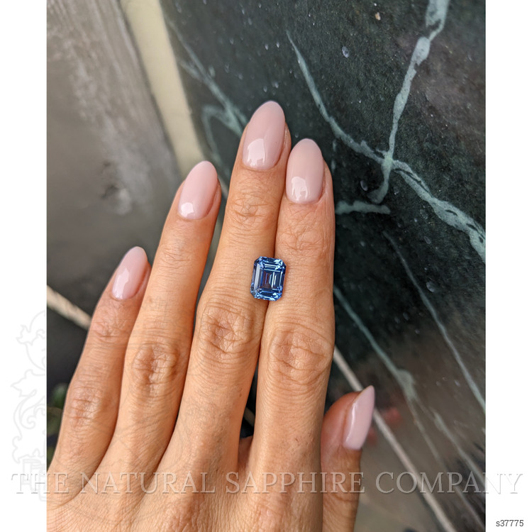 4.57 Ct. Blue Sapphire from Ceylon (Sri Lanka)