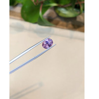 3.10 Ct. Bi Color Sapphire from Ceylon (Sri Lanka) Life Style