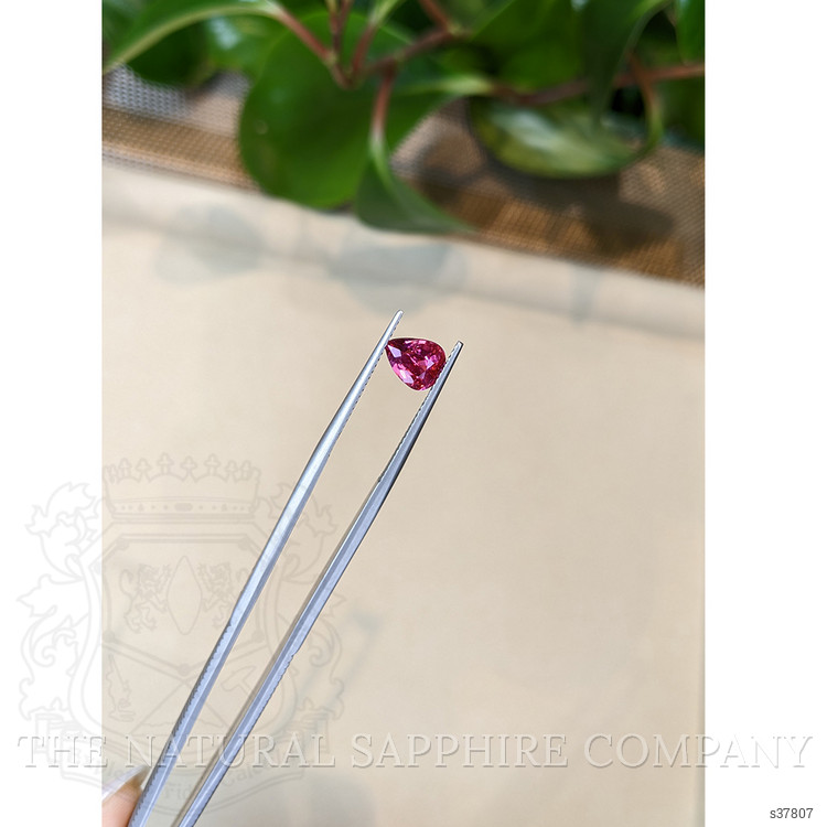 1.61 Ct. Purplish Pink Sapphire from Ceylon (Sri Lanka)
