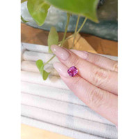 3.50 Ct. Purplish Pink Sapphire from Ceylon (Sri Lanka) Life Style