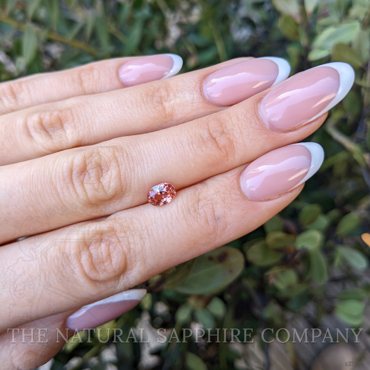 1.00 Ct. Padparadscha Sapphire from Ceylon (Sri Lanka)