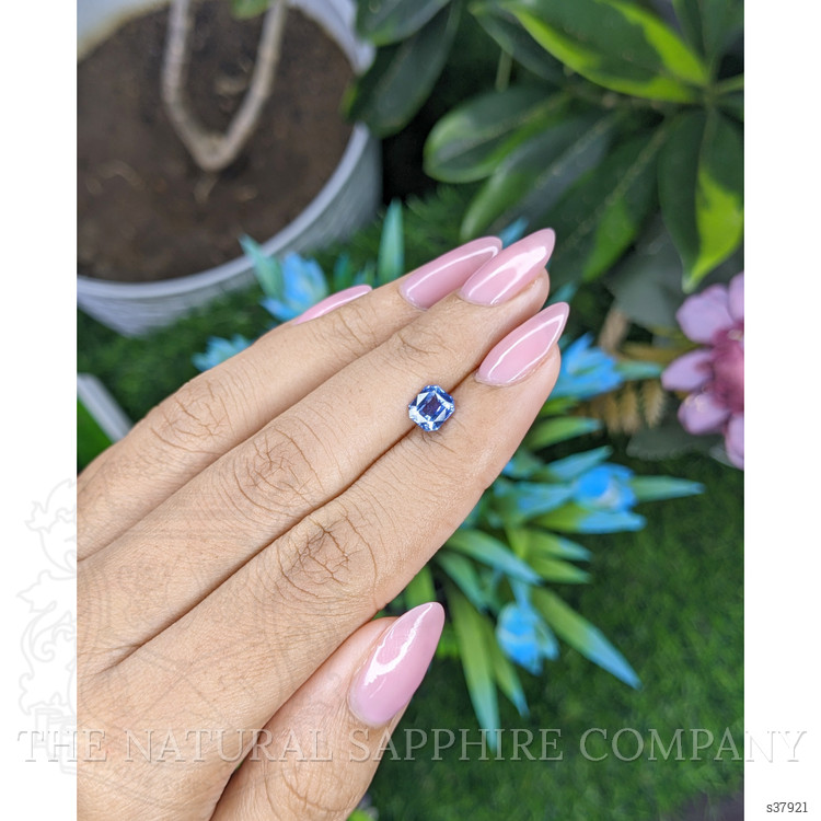1.09 Ct. Blue Sapphire from Ceylon (Sri Lanka)