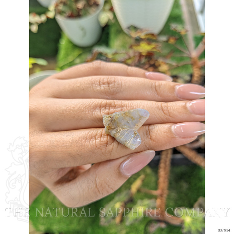 23.25 Ct. Blue Sapphire Crystal from Ceylon (Sri Lanka)