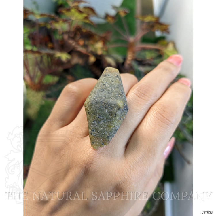 105.03 Ct. Grey Sapphire Crystal from Ceylon (Sri Lanka)