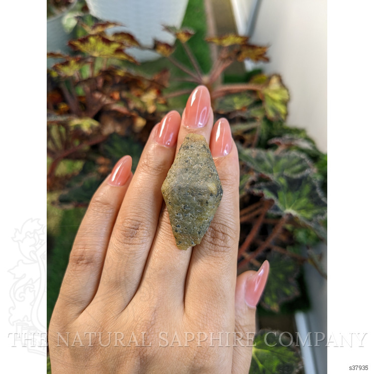 105.03 Ct. Grey Sapphire Crystal from Ceylon (Sri Lanka)