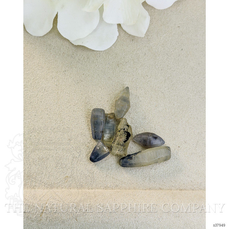 39.89 Ct. Multi Color Sapphire Crystal from Ceylon (Sri Lanka)