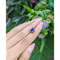 4.52 Ct. Blue Sapphire from Madagascar Life Style