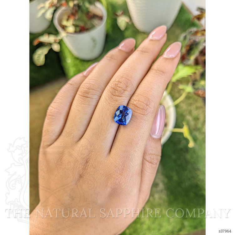 4.68 Ct. Blue Sapphire from Ceylon (Sri Lanka)