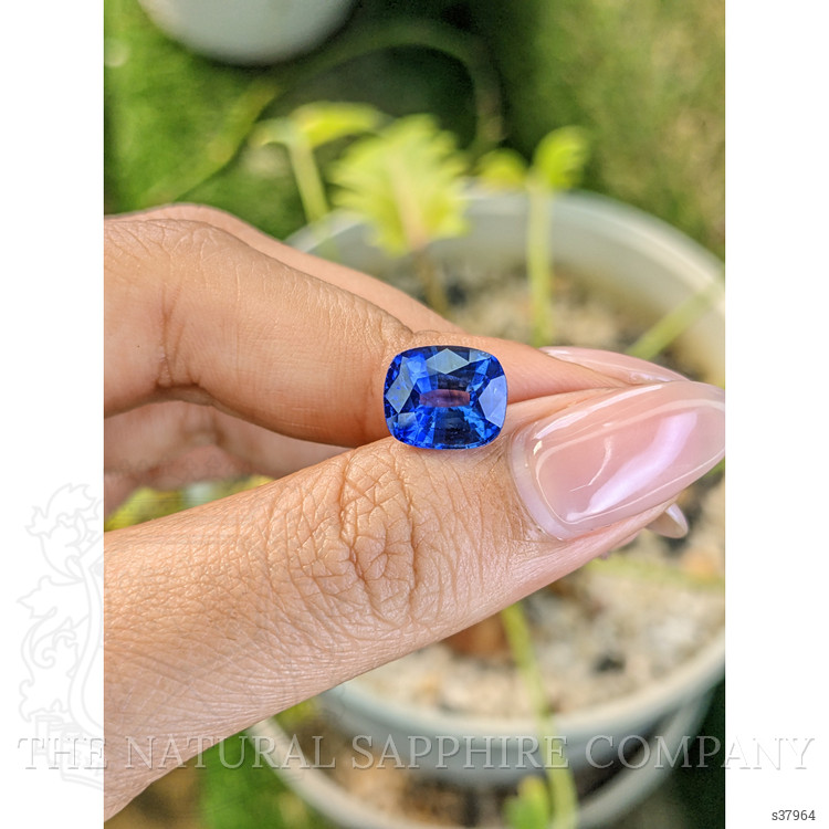 4.68 Ct. Blue Sapphire from Ceylon (Sri Lanka)