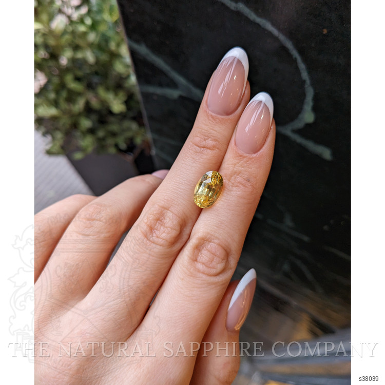 6.92 Ct. Yellow Sapphire from Ceylon (Sri Lanka)