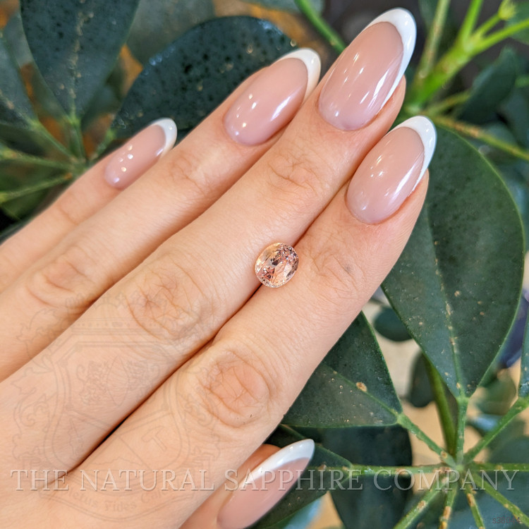 2.52 Ct. Padparadscha Sapphire from Ceylon (Sri Lanka)