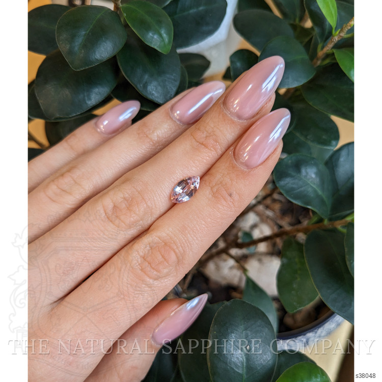 1.67 Ct. Pink Sapphire from Ceylon (Sri Lanka)