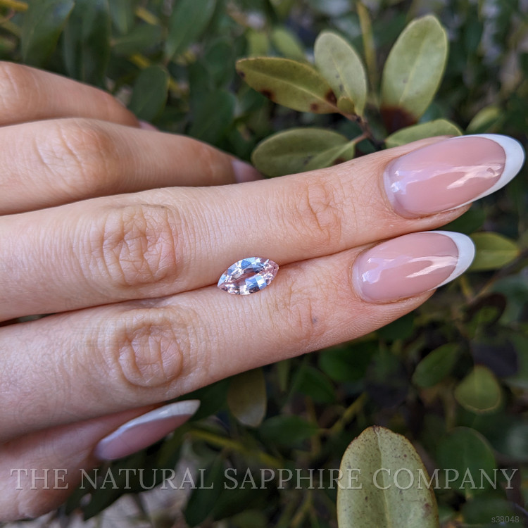 1.67 Ct. Pink Sapphire from Ceylon (Sri Lanka)