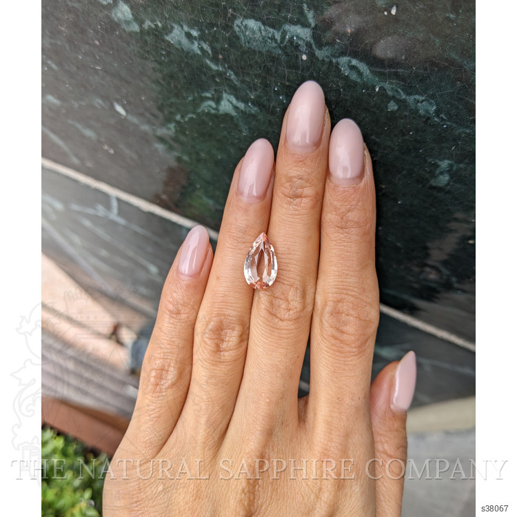 4.01 Ct. Padparadscha Sapphire from Ceylon (Sri Lanka)