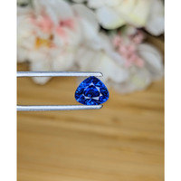 3.04 Ct. Blue Sapphire from Ceylon (Sri Lanka) Life Style