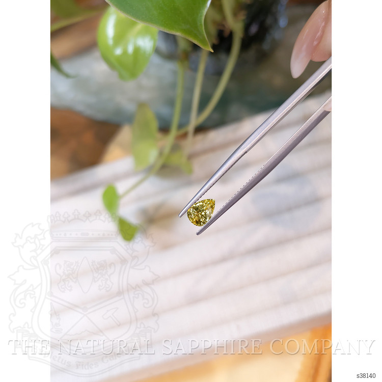 0.98 Ct. Yellow Sapphire from Ceylon (Sri Lanka)