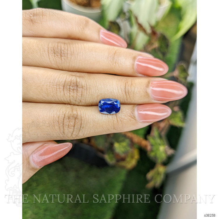 4.00 Ct. Blue Sapphire from Ceylon (Sri Lanka)