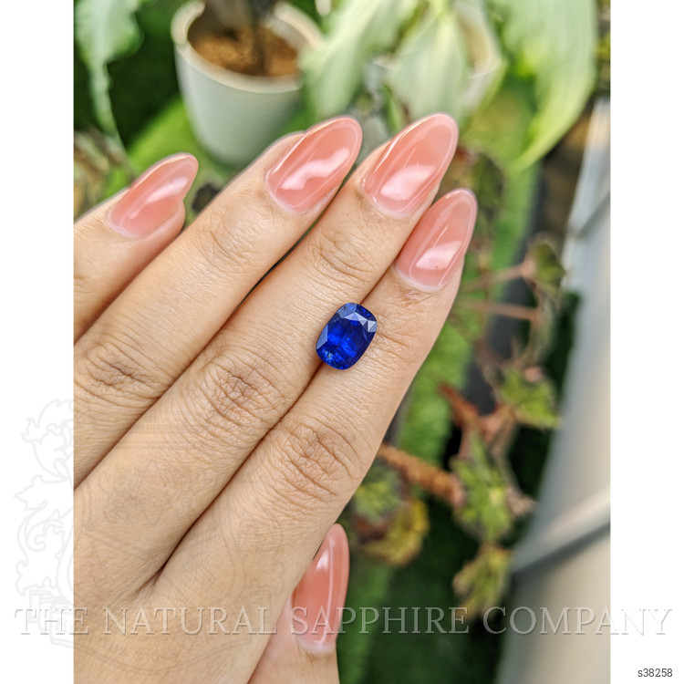 4.00 Ct. Blue Sapphire from Ceylon (Sri Lanka)