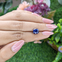 3.09 Ct. Blue Sapphire from Ceylon (Sri Lanka) Life Style