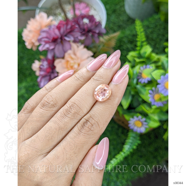 6.56 Ct. Padparadscha Sapphire from Ceylon (Sri Lanka)