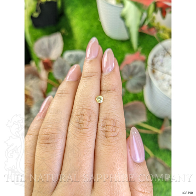 0.38 Ct. Yellow Sapphire from Ceylon (Sri Lanka)