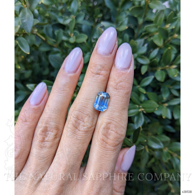 5.01 Ct. Bi Color Sapphire from Ceylon (Sri Lanka)
