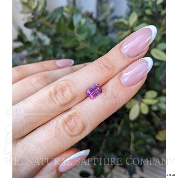 2.99 Ct. Purplish Pink Sapphire from Ceylon (Sri Lanka)