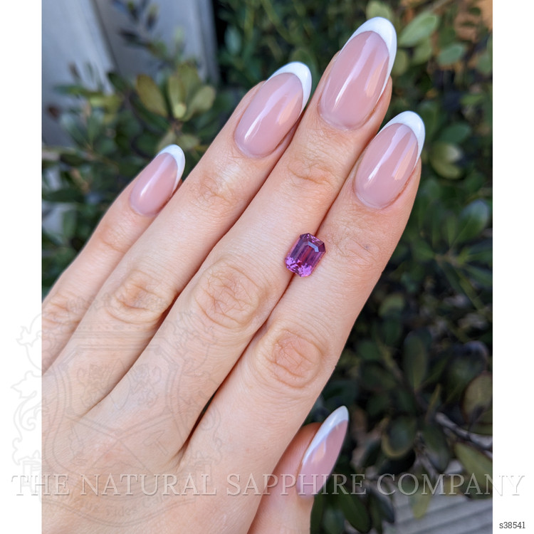 2.99 Ct. Purplish Pink Sapphire from Ceylon (Sri Lanka)