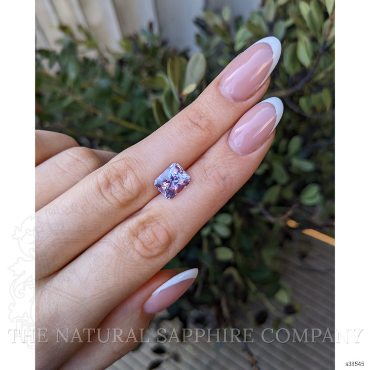 4.66 Ct. Purplish Pink Sapphire from Ceylon (Sri Lanka)