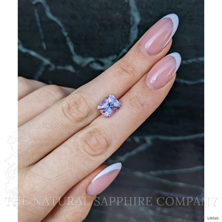 4.66 Ct. Purplish Pink Sapphire from Ceylon (Sri Lanka)