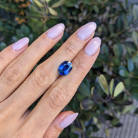 4.04 Ct. Blue Sapphire from Ceylon (Sri Lanka) Life Style