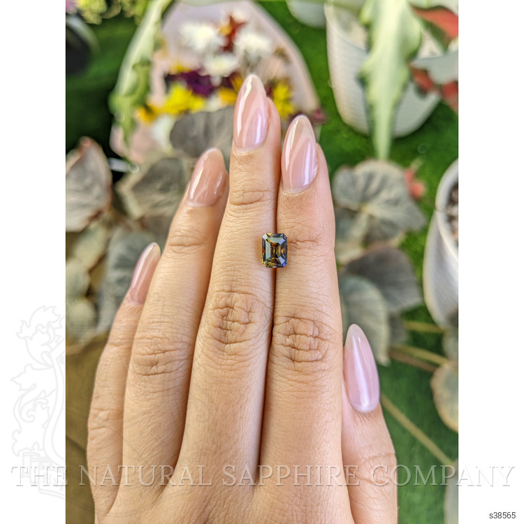 2.30 Ct. Bi Color Sapphire from Ceylon (Sri Lanka)