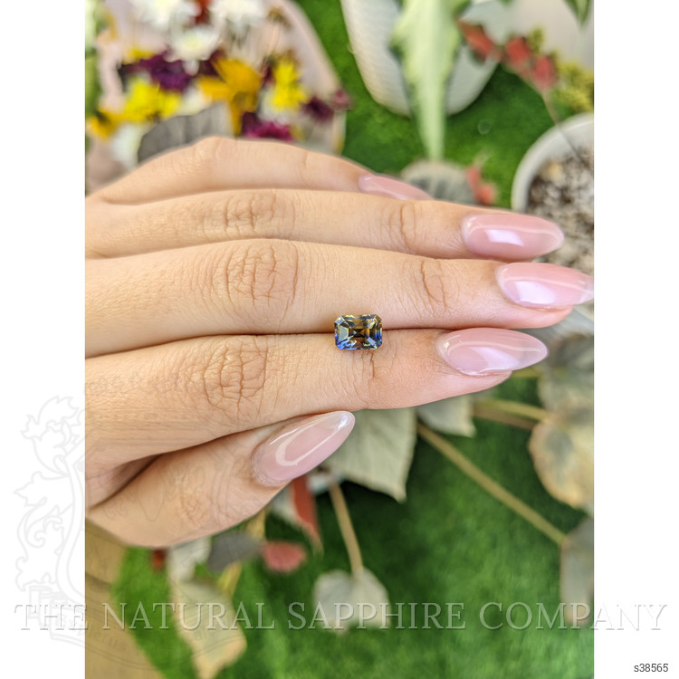 2.30 Ct. Bi Color Sapphire from Ceylon (Sri Lanka)