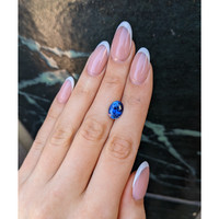 3.91 Ct. Blue Sapphire from Ceylon (Sri Lanka) Life Style
