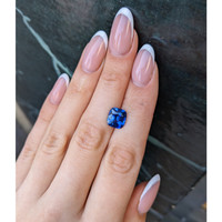 4.29 Ct. Blue Sapphire from Ceylon (Sri Lanka) Life Style