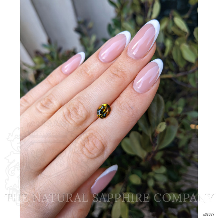 2.52 Ct. Bi Color Sapphire from Ceylon (Sri Lanka)