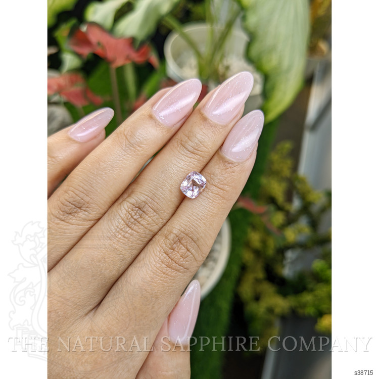 1.63 Ct. Pink Sapphire from Ceylon (Sri Lanka)