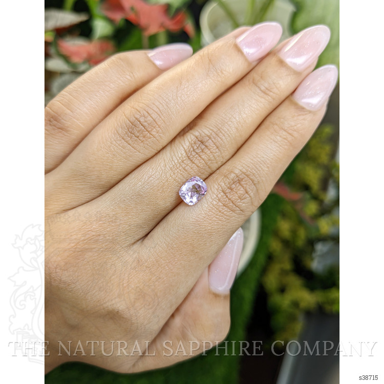 1.63 Ct. Pink Sapphire from Ceylon (Sri Lanka)