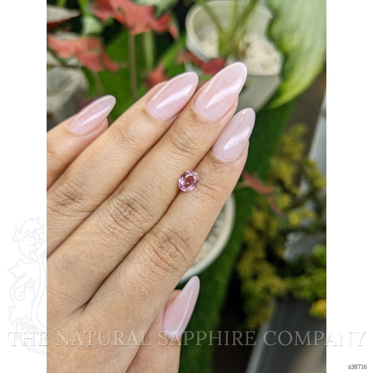 0.94 Ct. Pink Sapphire from Ceylon (Sri Lanka)