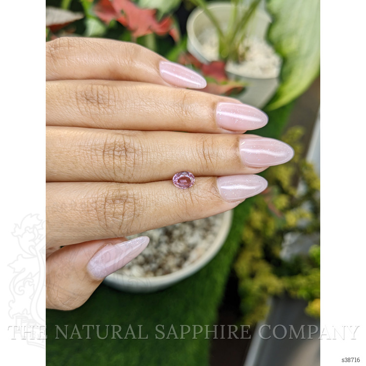 0.94 Ct. Pink Sapphire from Ceylon (Sri Lanka)