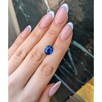 4.55 Ct. Blue Sapphire from Ceylon (Sri Lanka) Life Style