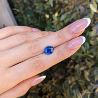 4.55 Ct. Blue Sapphire from Ceylon (Sri Lanka) Life Style